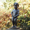 Garden famous bronze piss boy statue peeing water fountain
